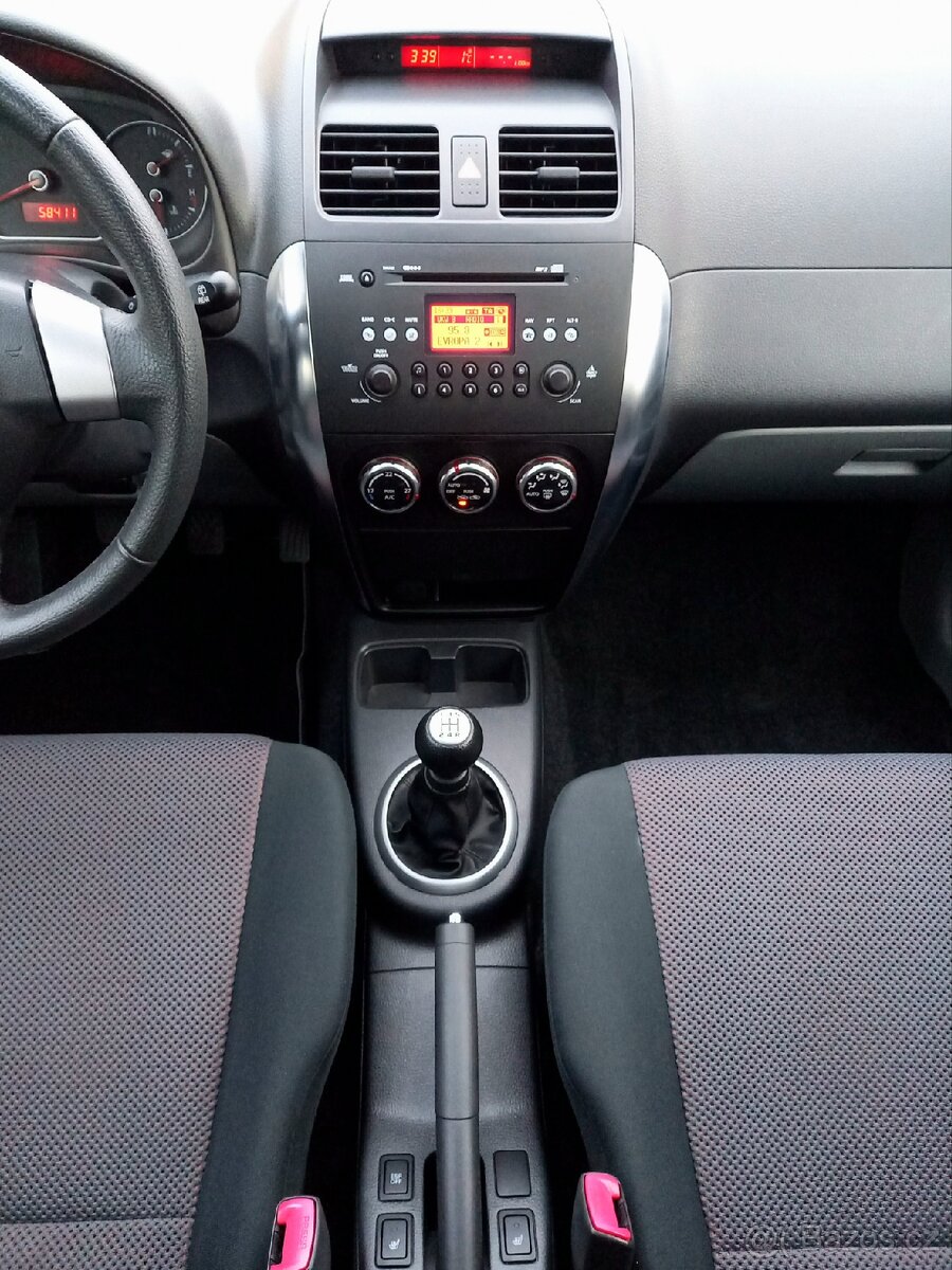 Suzuki SX4 1.6i COMFORT - 8