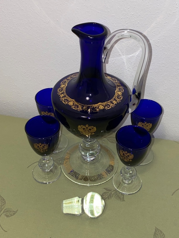 Karafa s čtyřmi panáky - 8