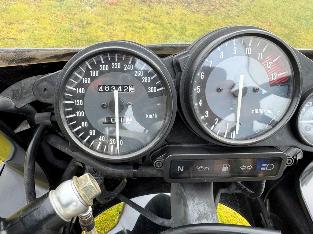 Suzuki VX, Ducati 750, Yamaha FZR, TRX - 8