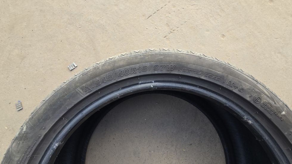 Celoroční pneumatika 245/40/18 Goodride - 8
