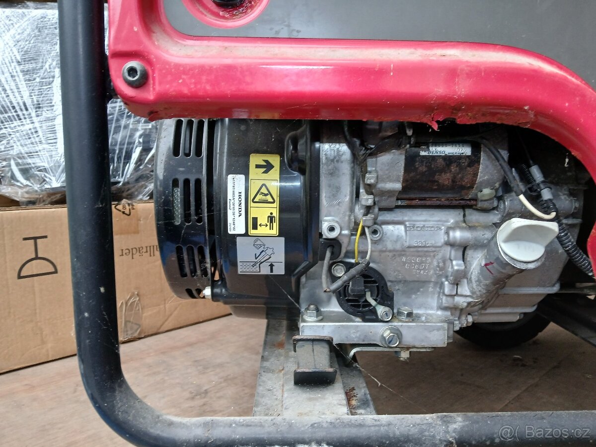 Prodám elektrocentrálu Honda EM 5500 - 8