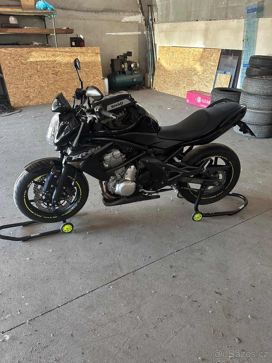 Kawasaki ER6N - 8