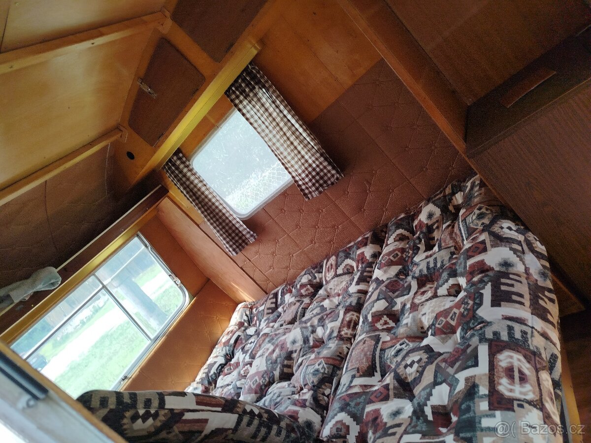 Karavan na pevné stání - 8
