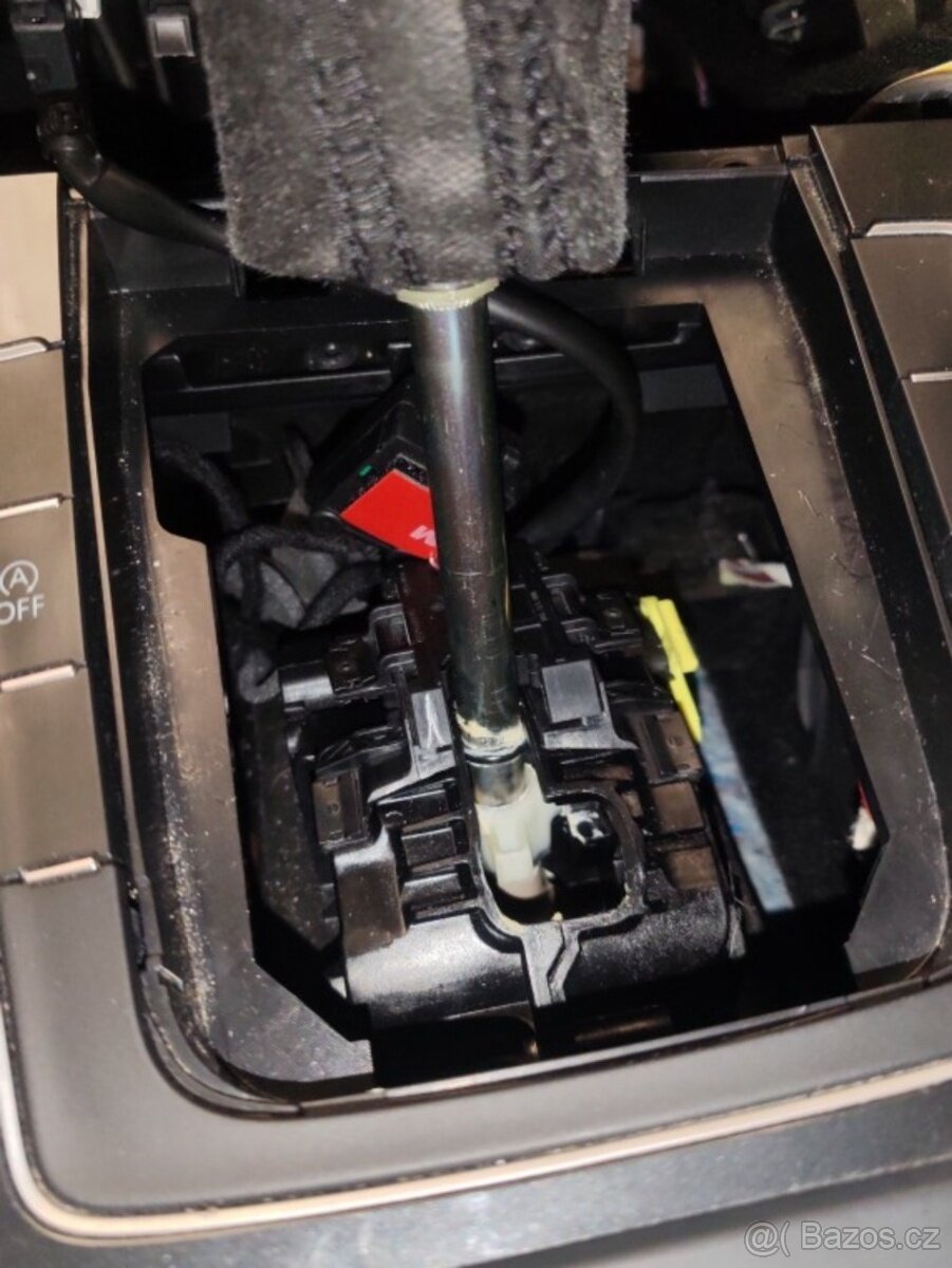 MIKROSPÍNAČ ŘADICÍ PÁKY /PŘEVODOVKA DSG 6 A 7-STUPŇOVÁ - 8