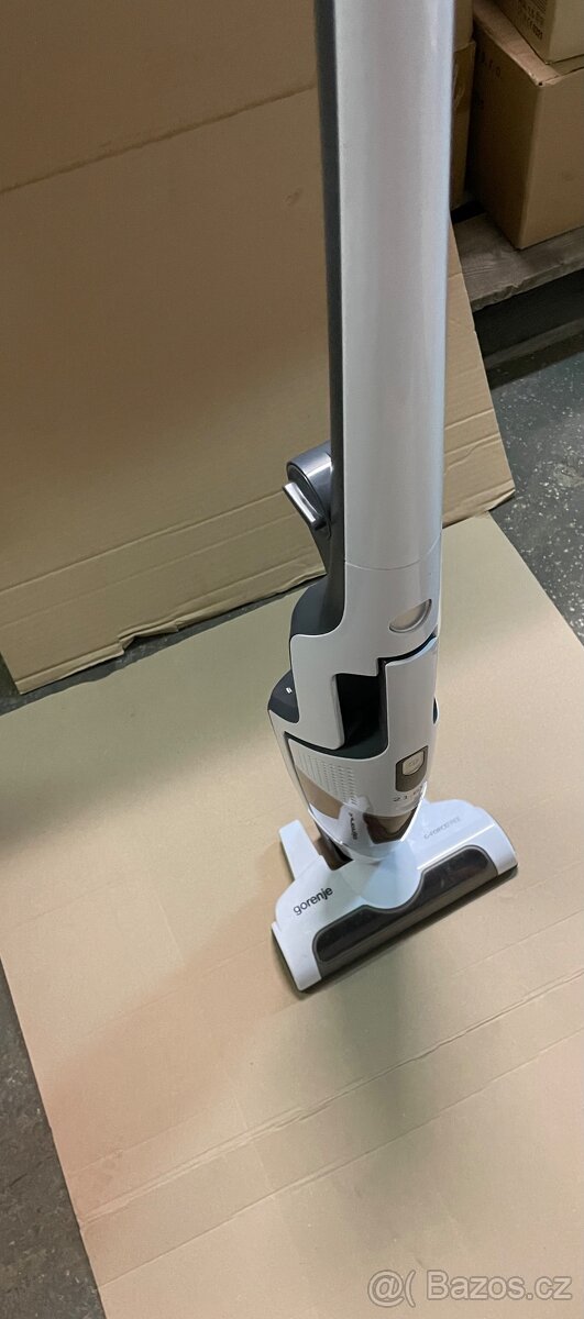 Tyčový bateriový vysavač - 8