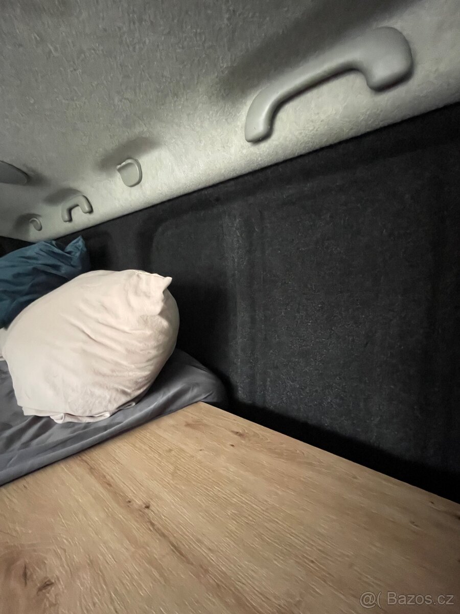 Renault Trafic obytná Vestavba - 8