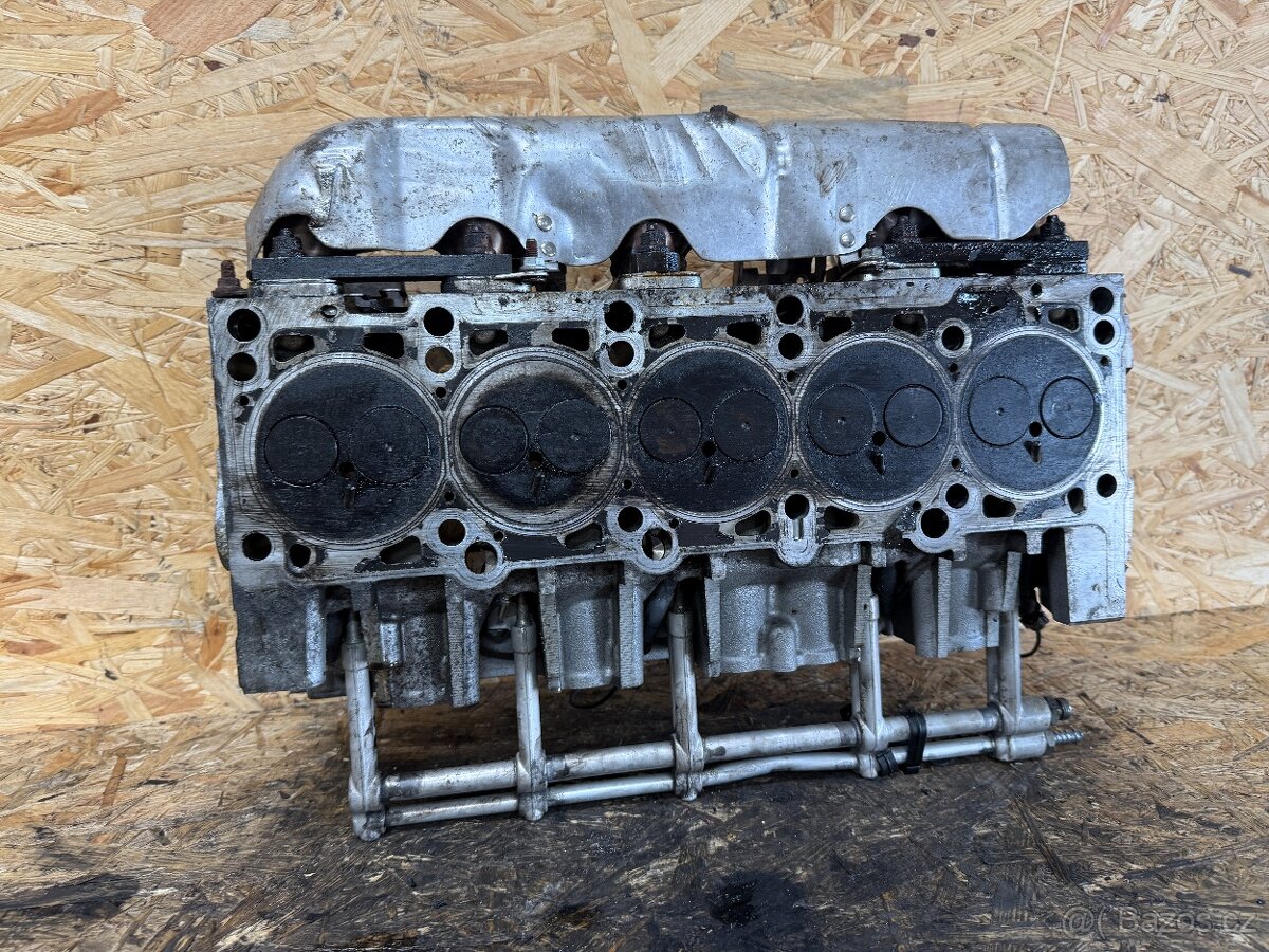 HLAVA MOTORU 5.0 TDI R070103373A - 8