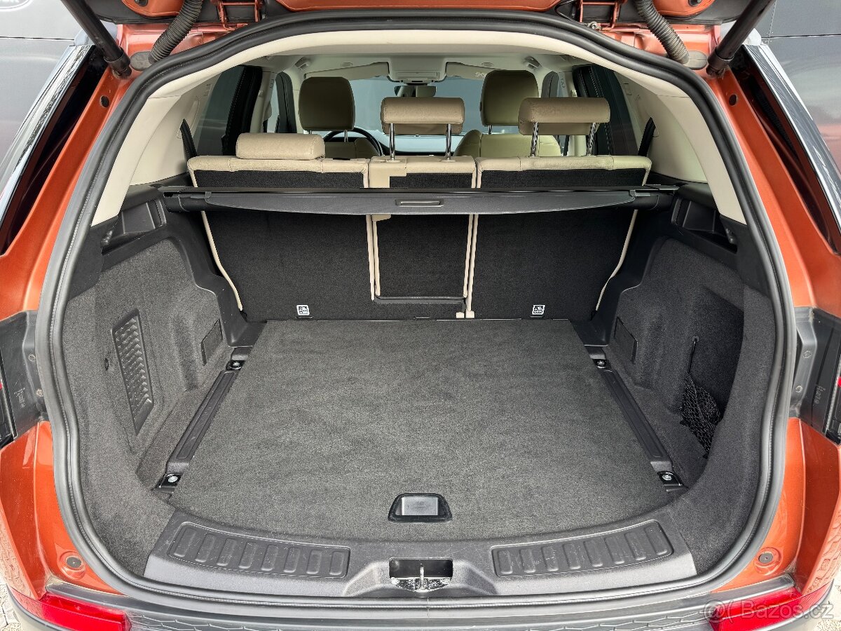 Land Rover Discovery Sport P200 SE AWD AT ČR DPH - 8