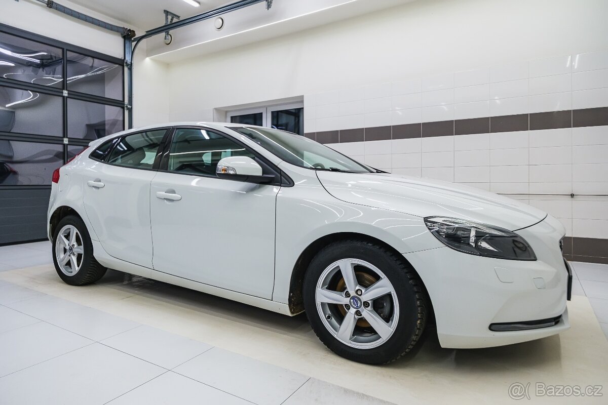 Volvo V40 2014, D2, el. kožená sedadla, bi-xenony,TFT, - 8