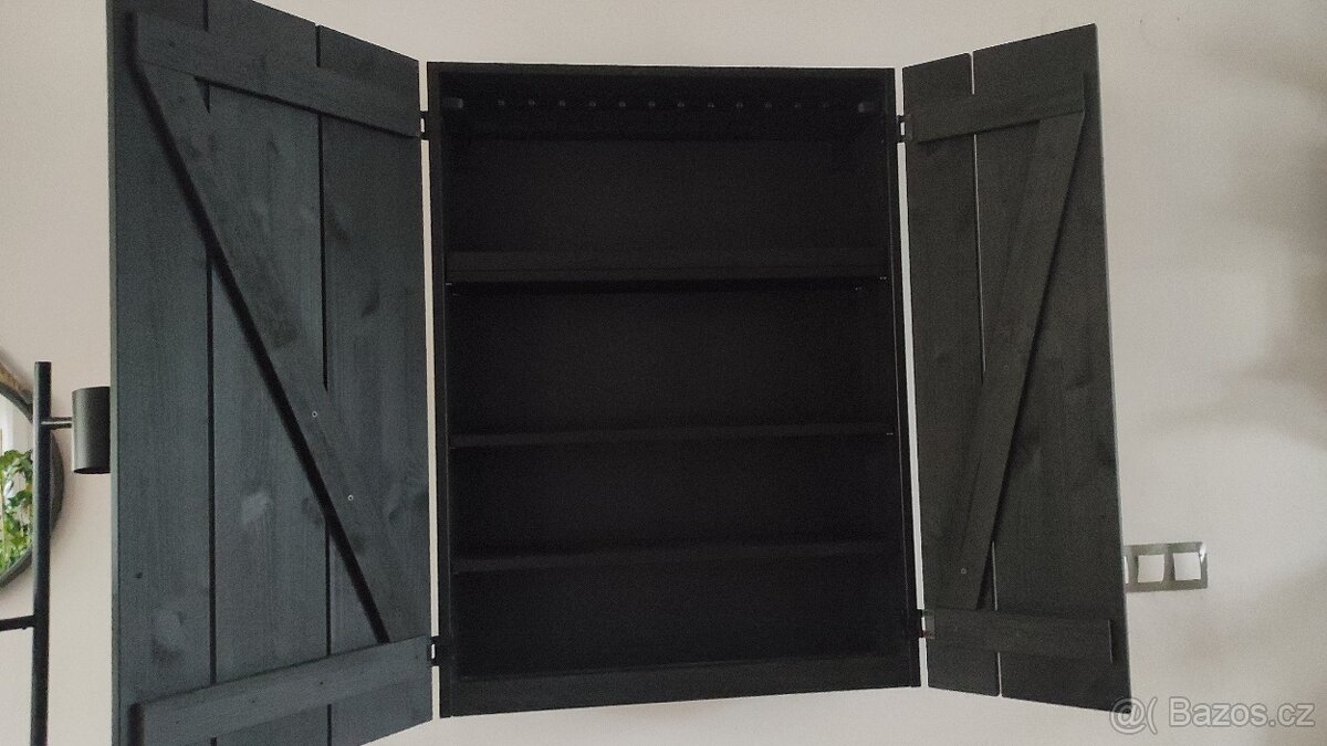 Závěsná dřevěná skříňka Ikea (barová) - 8