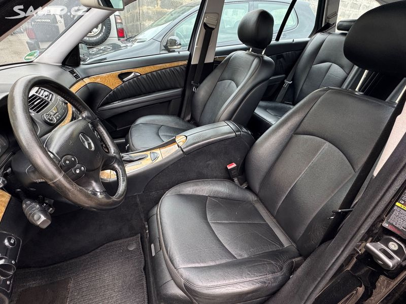 Mercedes-Benz Třídy E, 280,FACELIFT,XENONY,KŮŽE,TAŽNÉ - 8