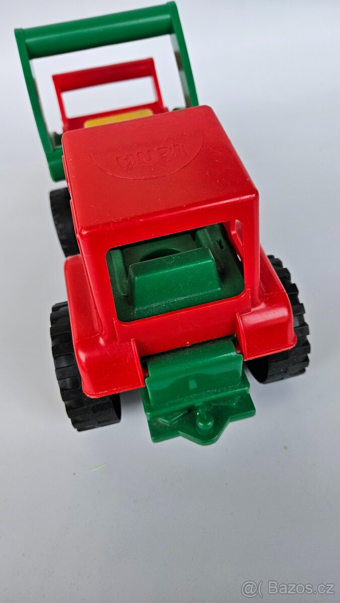Traktor se lžící značky Lena - 8