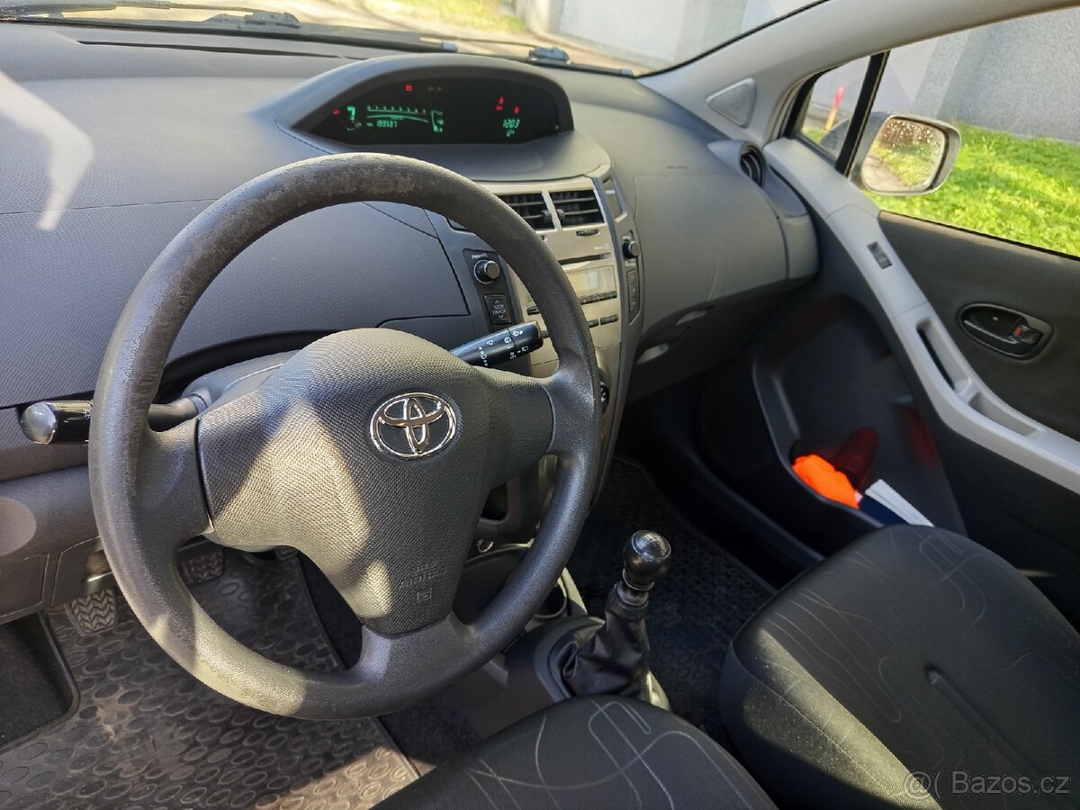 Toyota Yaris 1,3 - 8