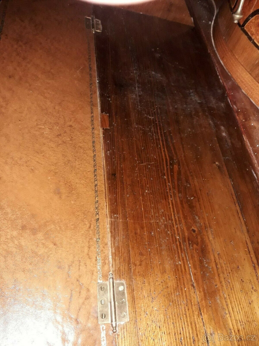 Svatostánek kolem roku 1760, ořech s intarzií - STARÁ RESTAU - 8