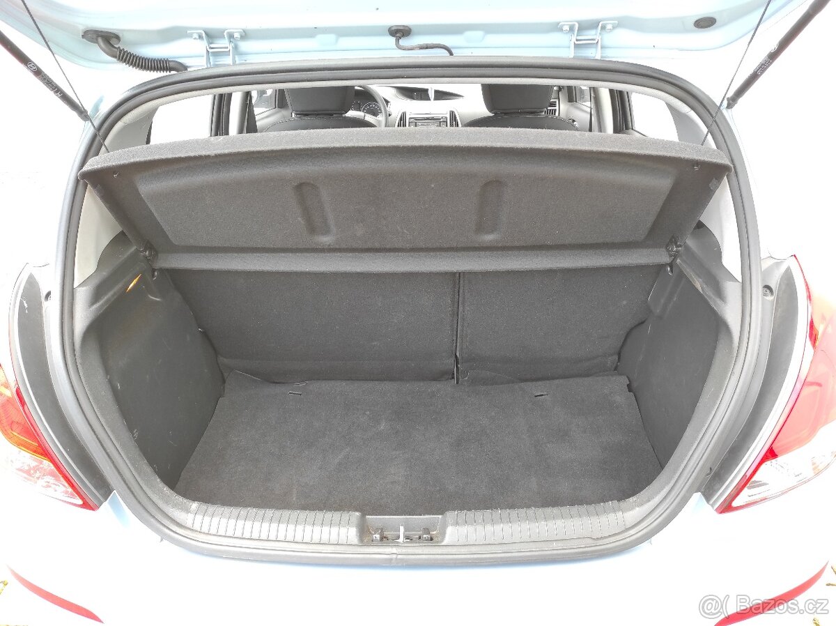 Hyundai i20 1.2 KLIMA TAŽNÉ - 8