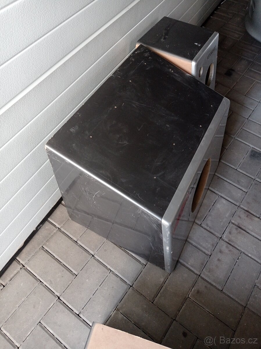 Reproduktory, bedny, ozvučnice - 8