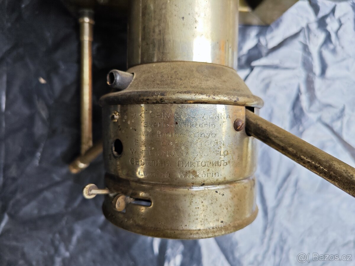 Wiktorinova lihová lampa - 8