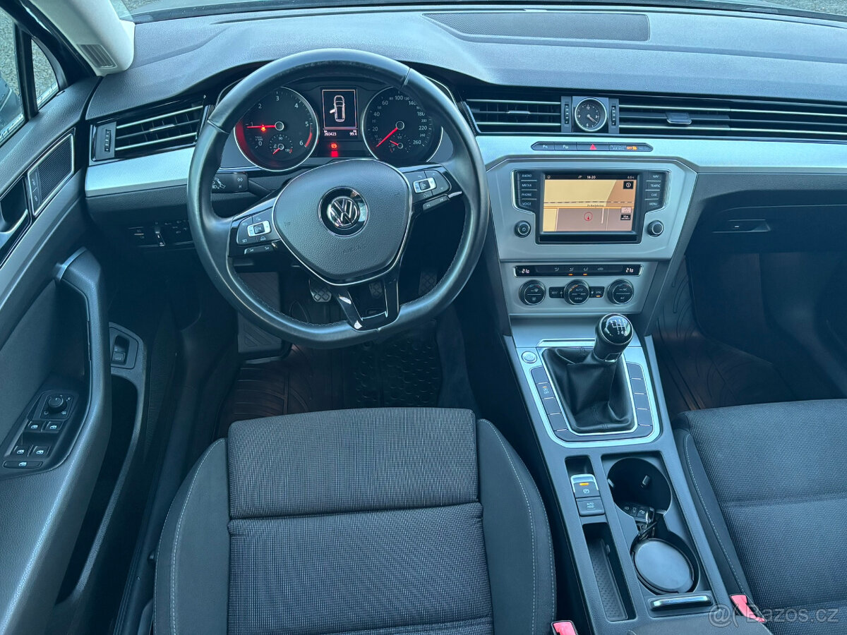 Volkswagen Passat - 8