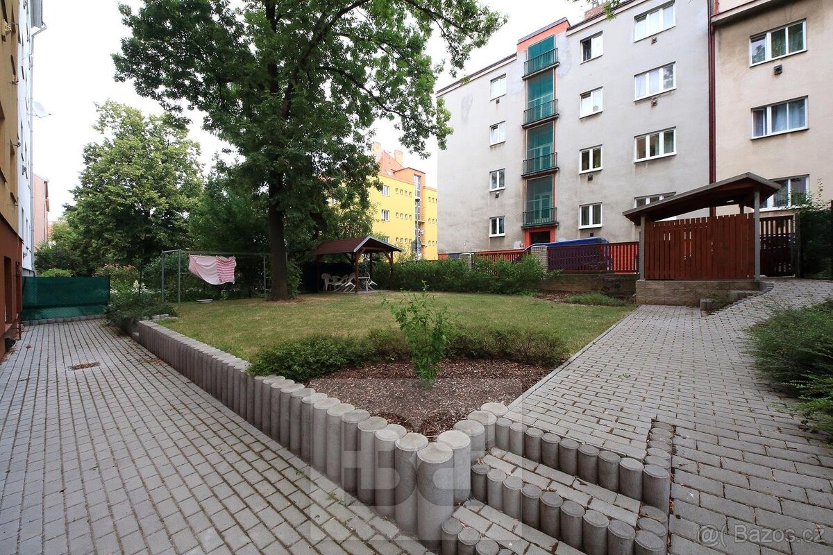 Zařízený 1+kk 27m2 v Nuslích, ev.č. N08007 - 8