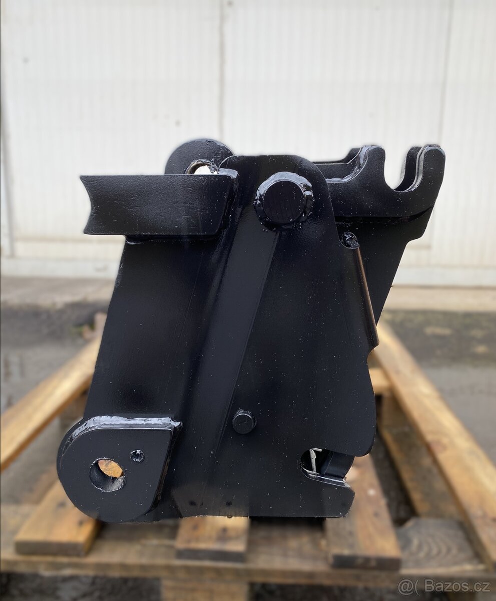 Rychloupínač, paletové vidle CAT, caterpillar 428, 432, 444 - 8