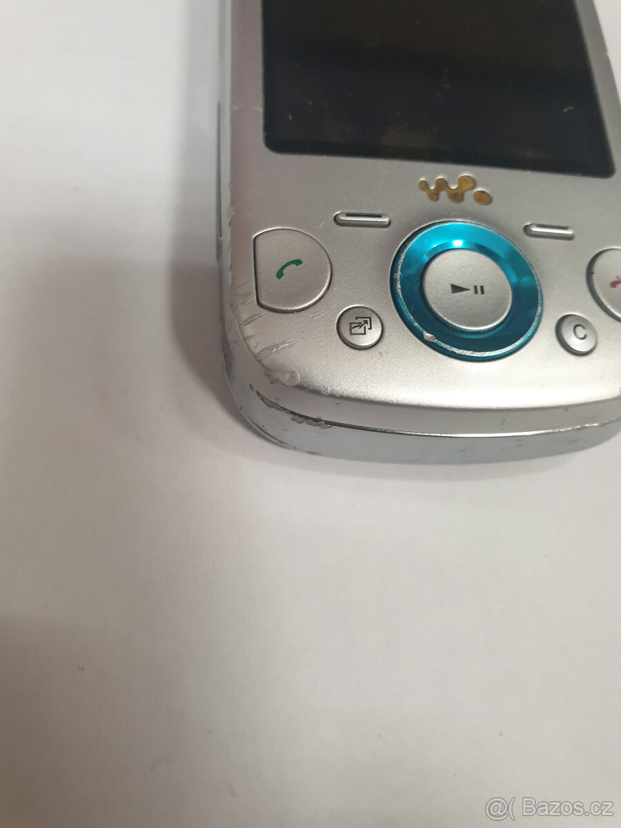 Sony Ericsson Zylo W20i - 8
