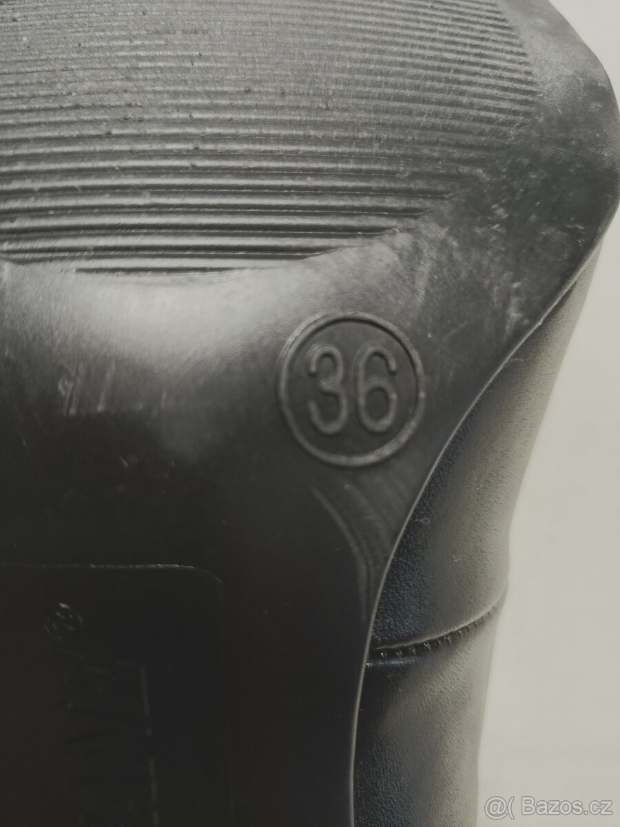 dámské černé lodičky - 8