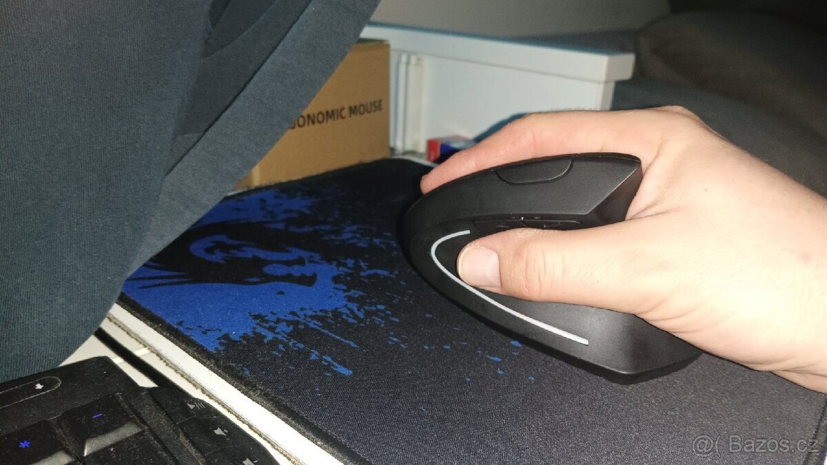 Bezdrátová ergonomická myš - 8