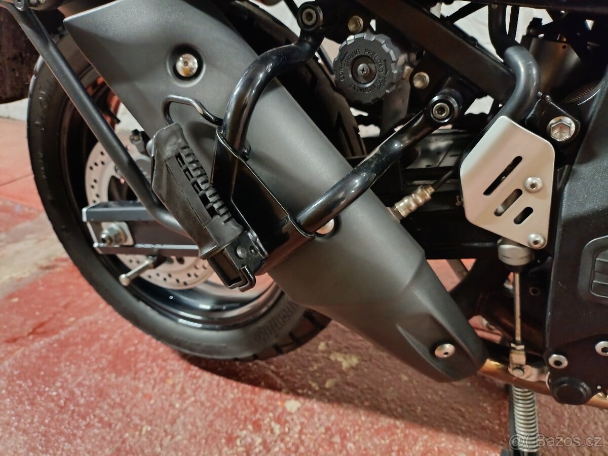 Suzuki v strom 650 Dl - 8