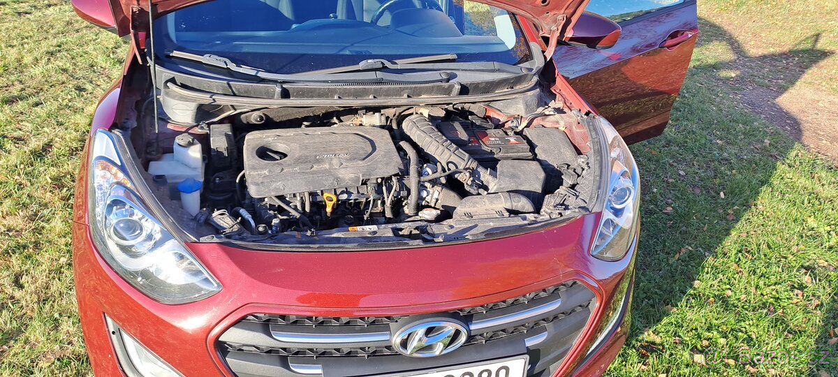 PRODÁM HYUNDAI I30 COMBI - 8