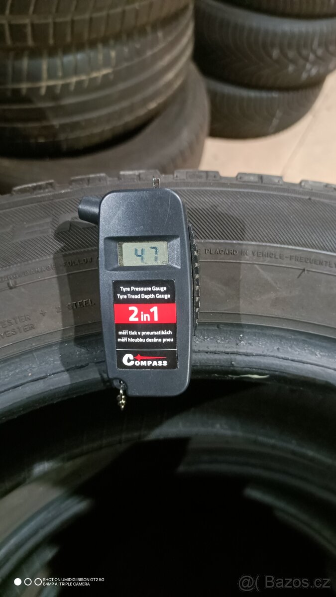 Zimní pneumatiky 215/60r17 - 8