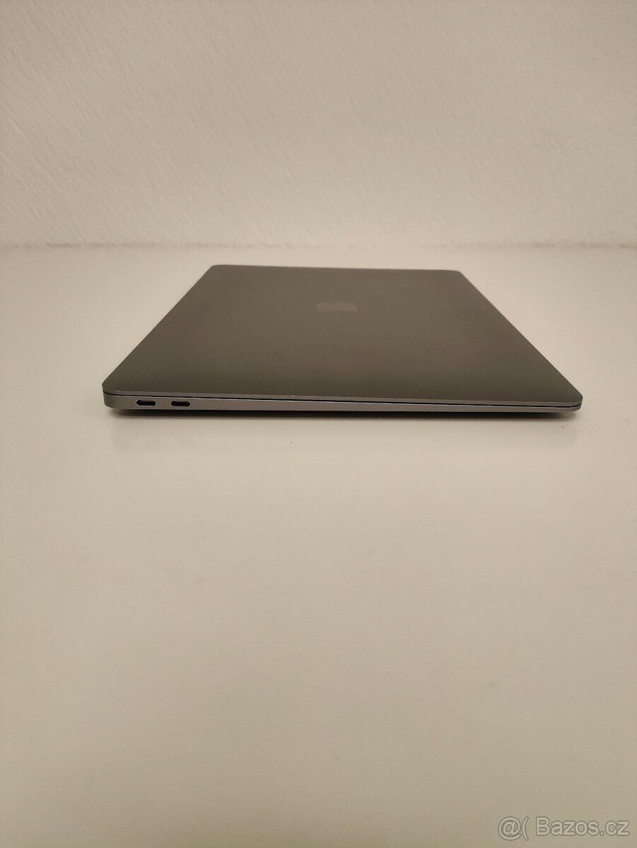 MacBook Air 2020 | i5 • 16GB • 256GB SSD - 8