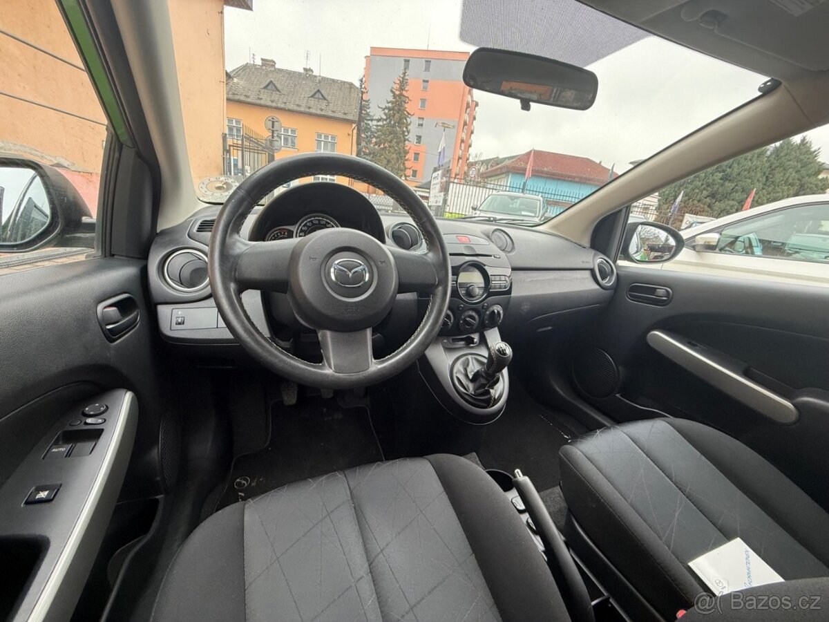 Mazda 2 1.3 - 8