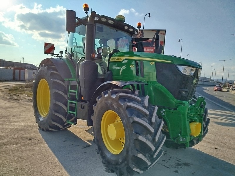JOHN DEERE 6R250 - 8