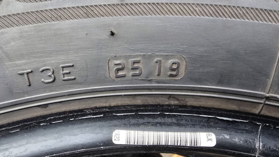 Zimní pneu 215/55/17 Bridgestone - 8