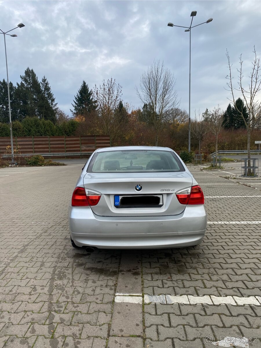 BMW E90 318d - 8