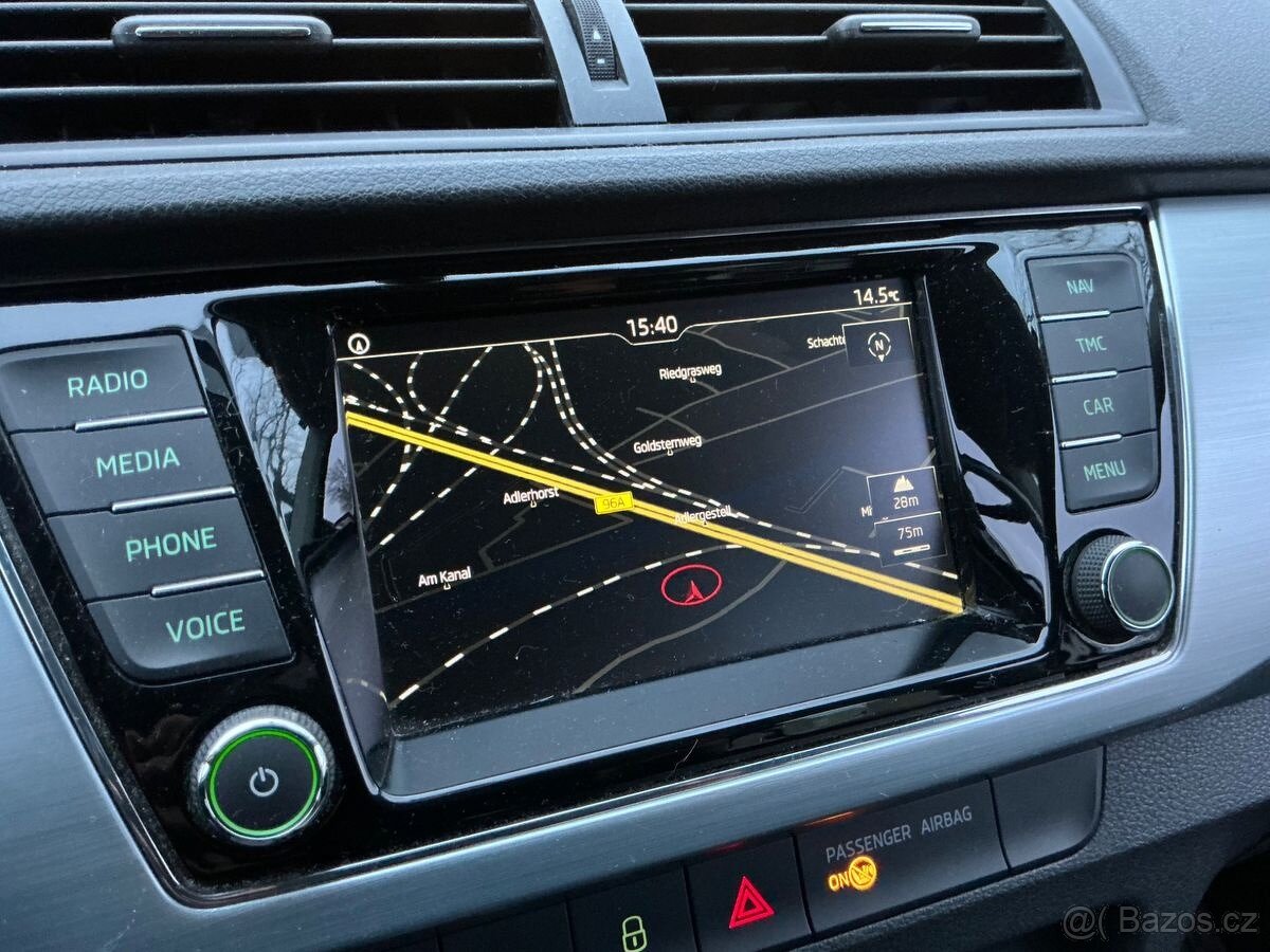 ŠKODA FABIA 1.4TDI 66KW AMBITION - NAVI - 8