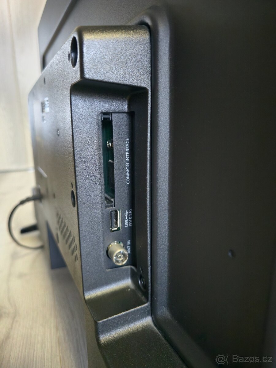 Samsung UE32T4002AK - 8