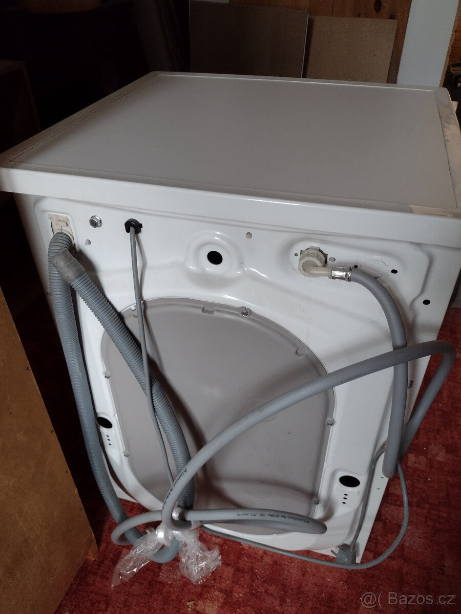 Pračka ELEKTROLUX plnění předem na 5kg - 8