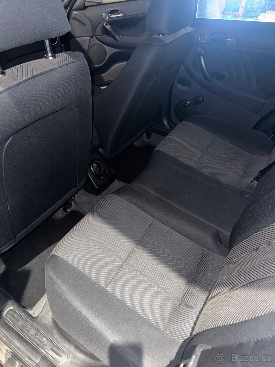 Alfa romeo 147 - 8