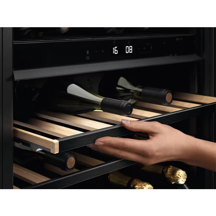 Vestavná vinotéka - nerozbalená - 8