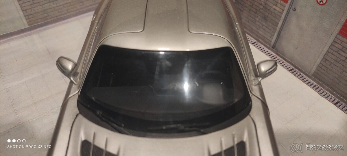 Mercedes Benz SLS amg 1:18 minichampsp - 8