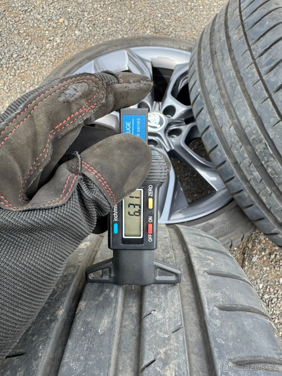 Alu kola Škoda Karoq Crater 225/45/19 letní 7 mm - 8