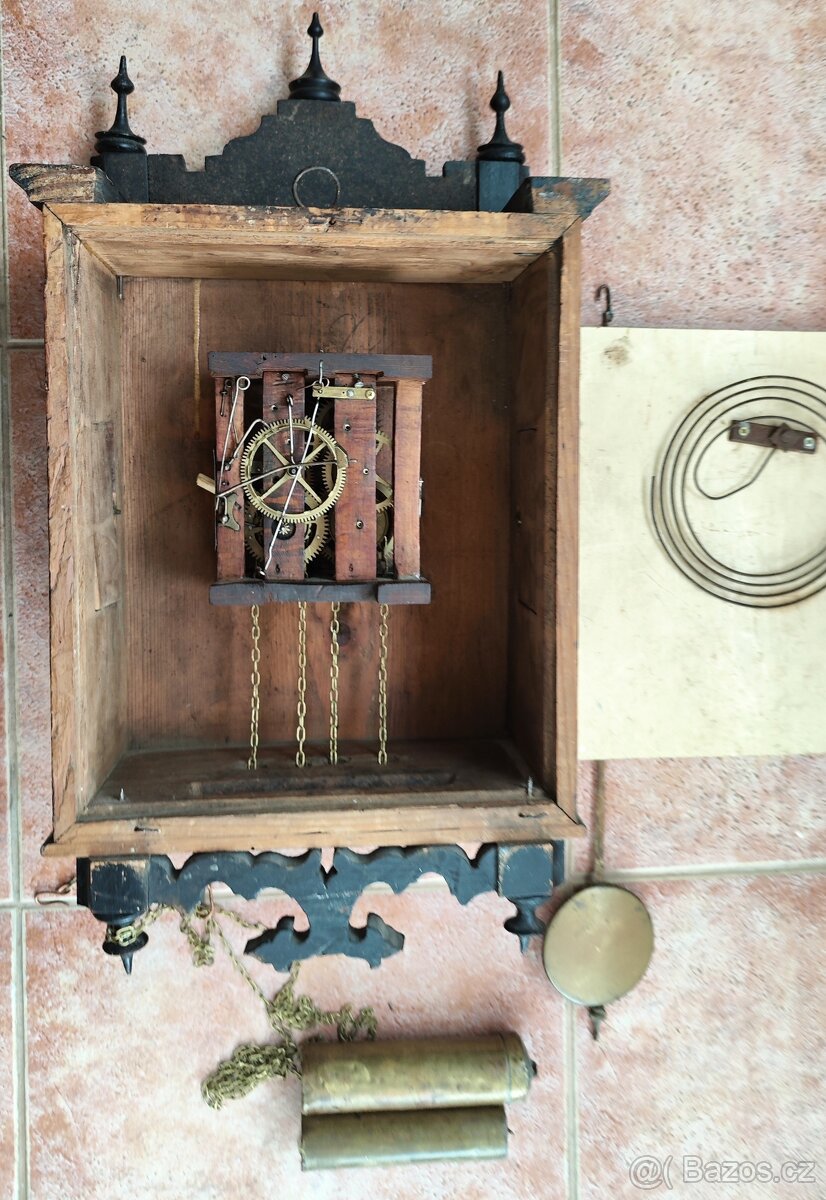 starožitné selské dřevěné vyřezávané hodiny schwarzwald - 8