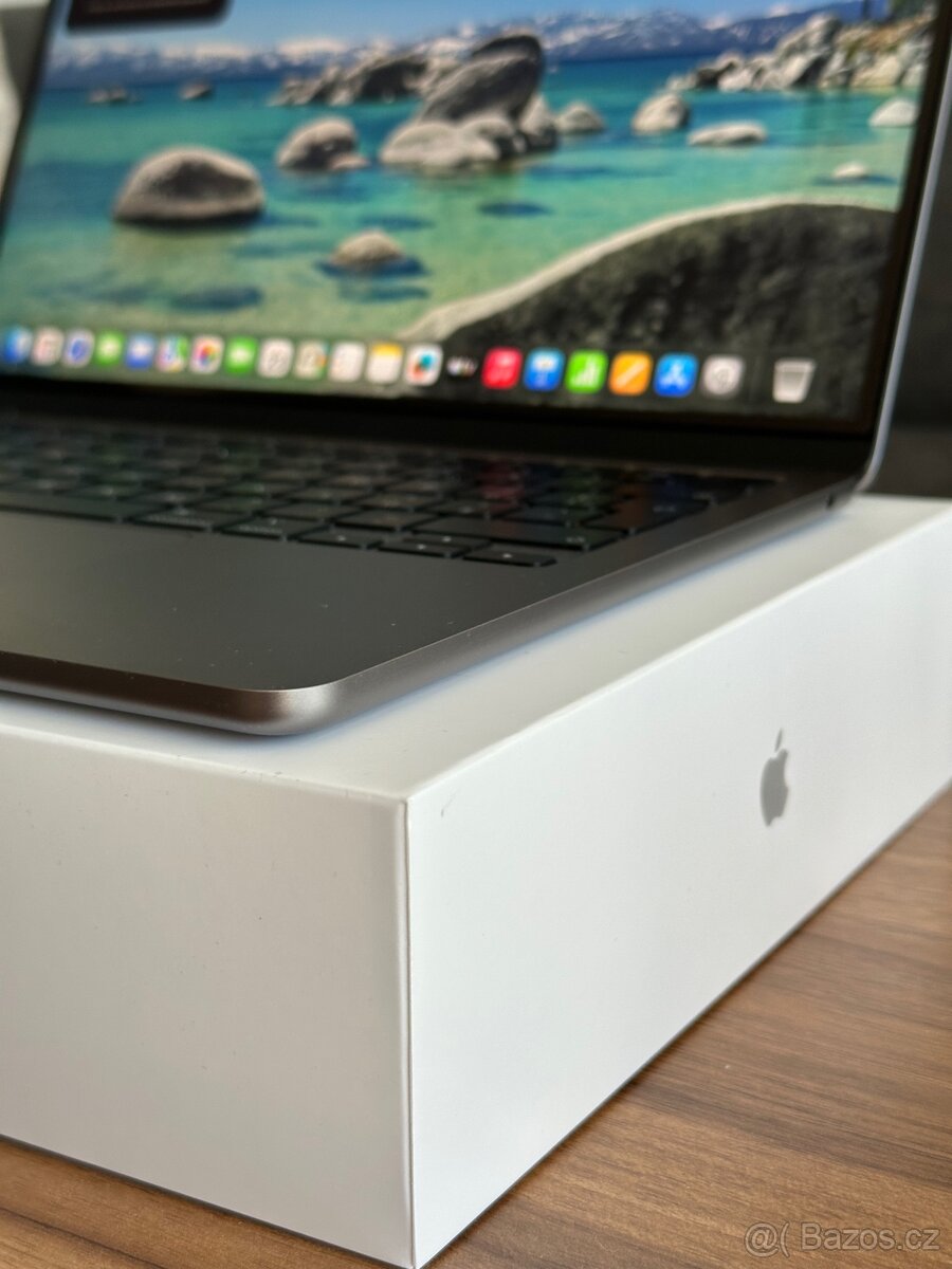 Apple MacBook Air 13" 2022, M2 8-Core 16GB/256GB Space Grey - 8