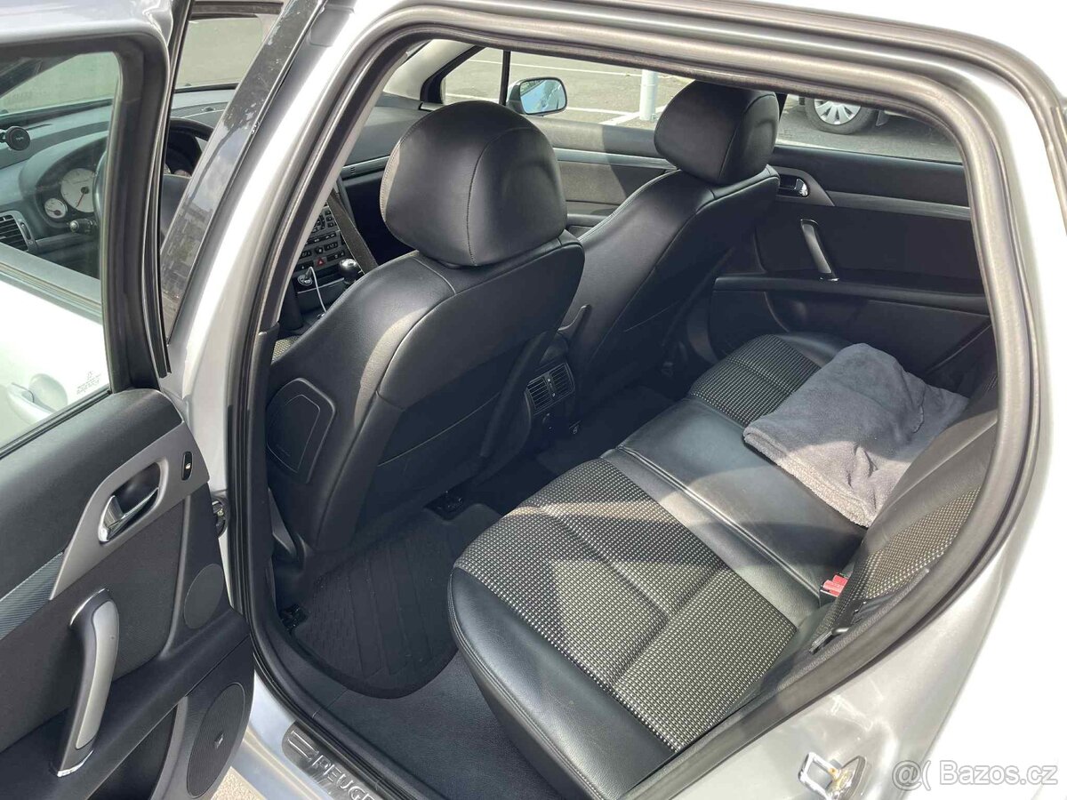 Peugeot 407 SW - 8