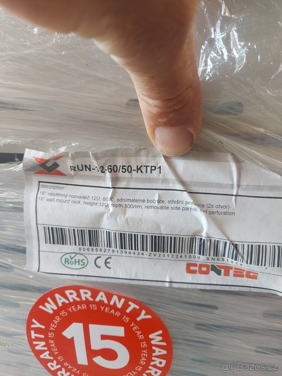 Nástěnný rozvaděč 19" - 8