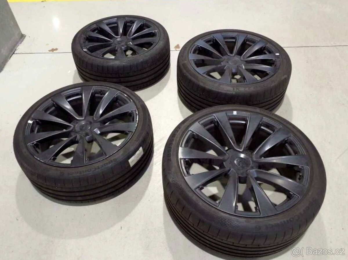 Tesla Model X Plaid 1020 koní - 8