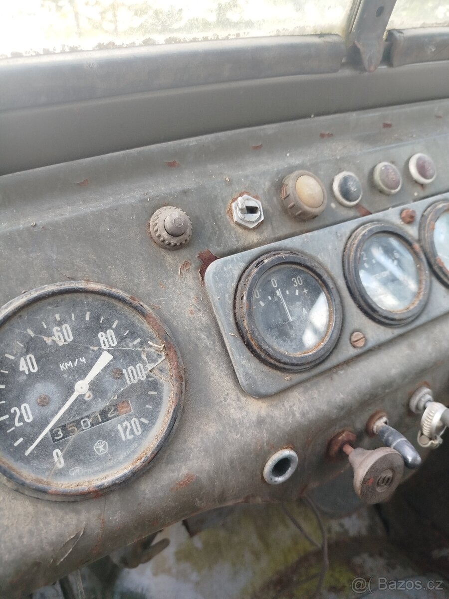 Uaz 469 - 8