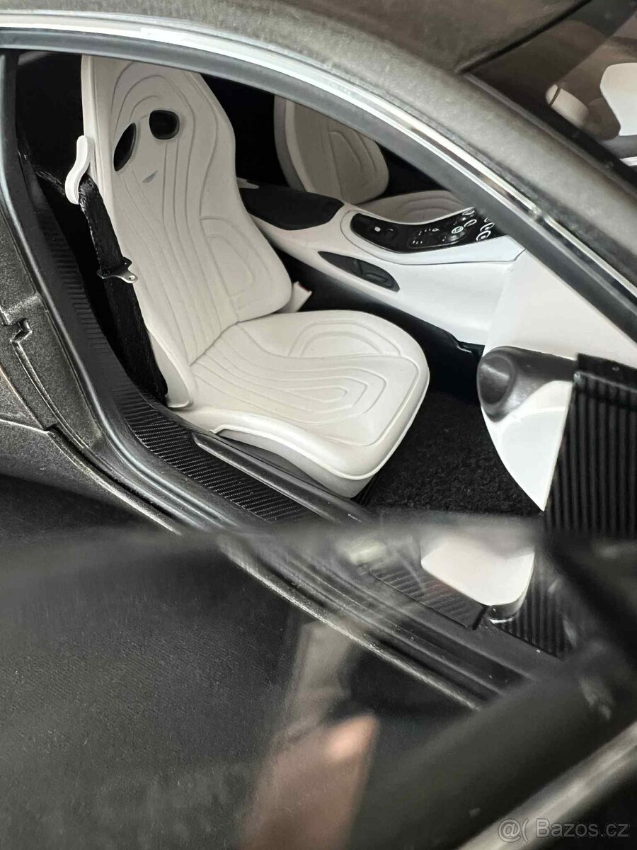 1:18 Autoart, Aston Martin - 8