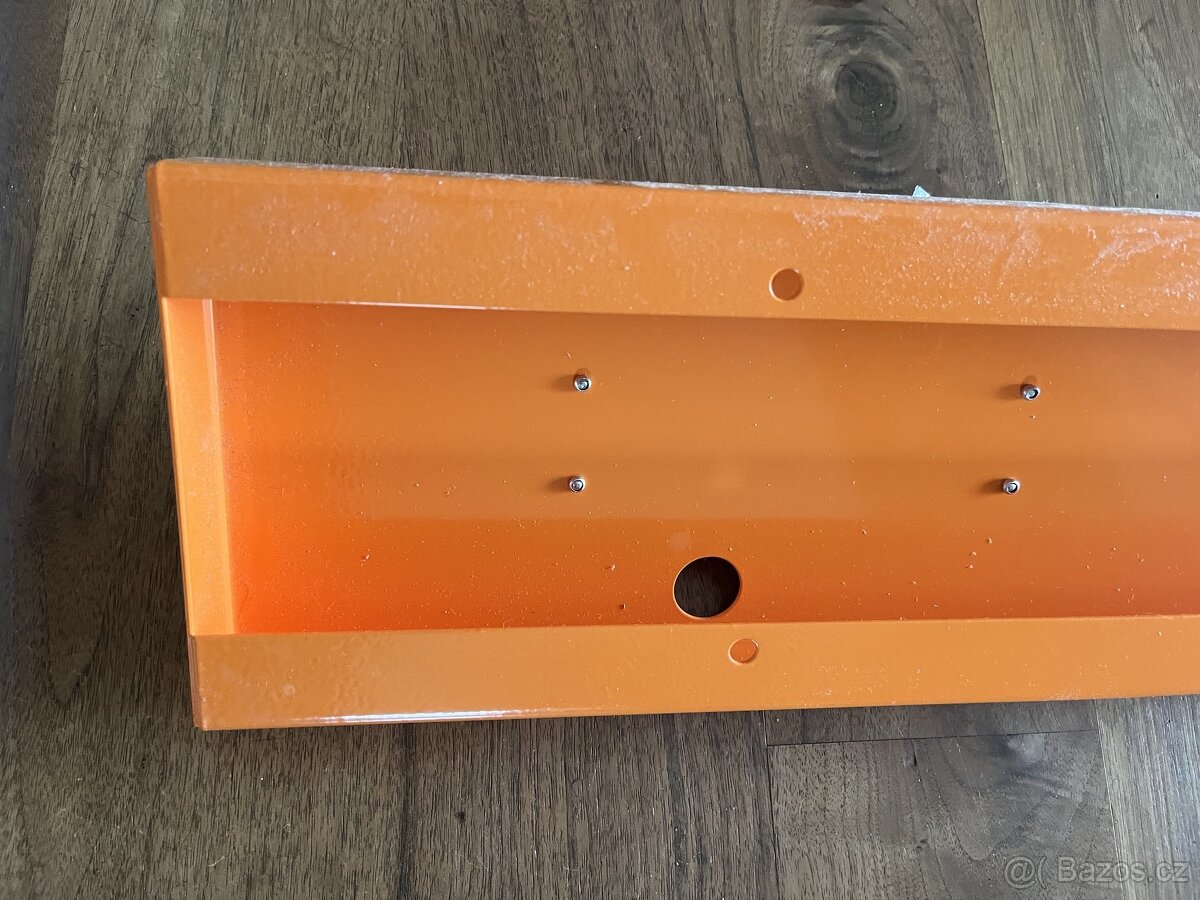 Věšáková lišta - 8